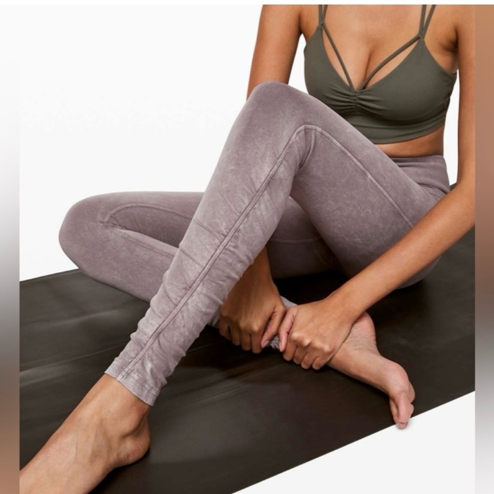 EUC Lululemon Inner Glow Leggingss